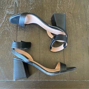 Linea Paolo Black‎ Open Toe Ankle Strap Block Heels Comfort Size 8.5